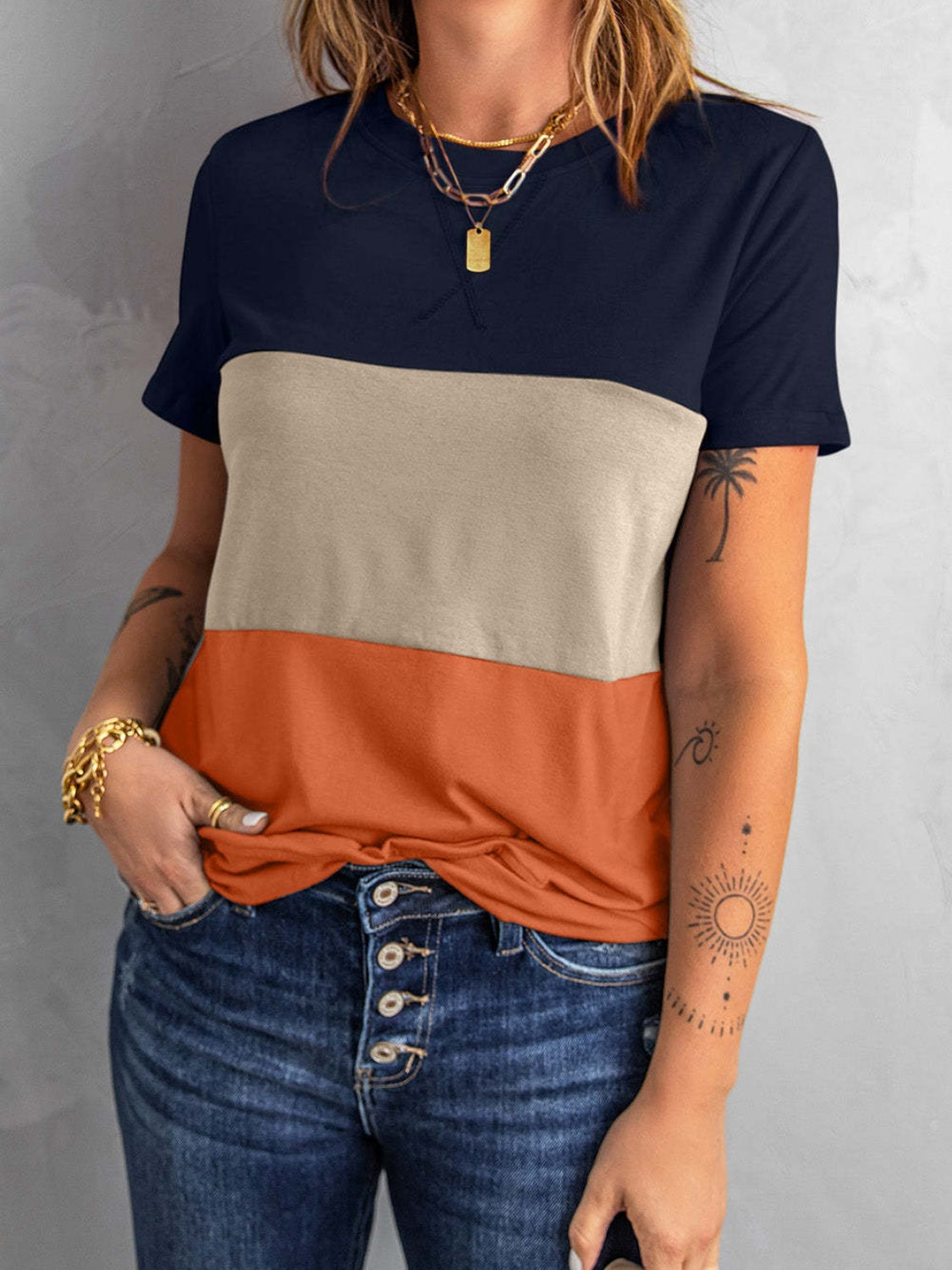 Color Block Round Neck T-Shirt - Tantalize Boutique