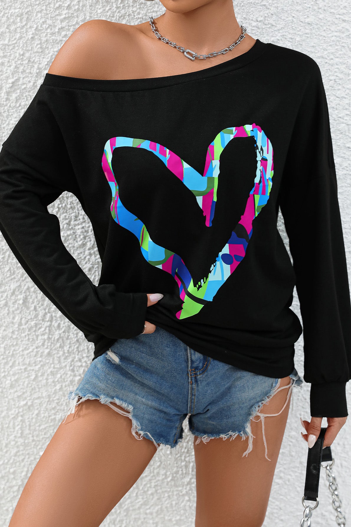 Heart Graphic Long Sleeve Sweatshirt - Tantalize Boutique