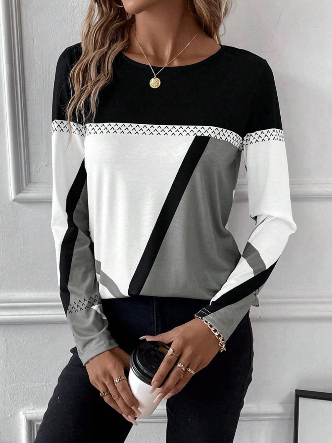 Contrast Round Neck Long Sleeve T-Shirt - Tantalize Boutique